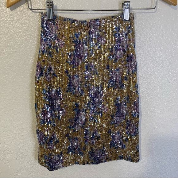 Nookie Revolve Sequined Forever Mini Skirt Ruffle Front Zipper Small NEW W/ Flaw - Picture 6 of 8